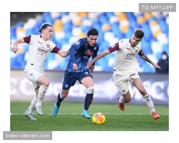 穆里尼奥现身热那亚主场观战，引发其下赛季执教猜测